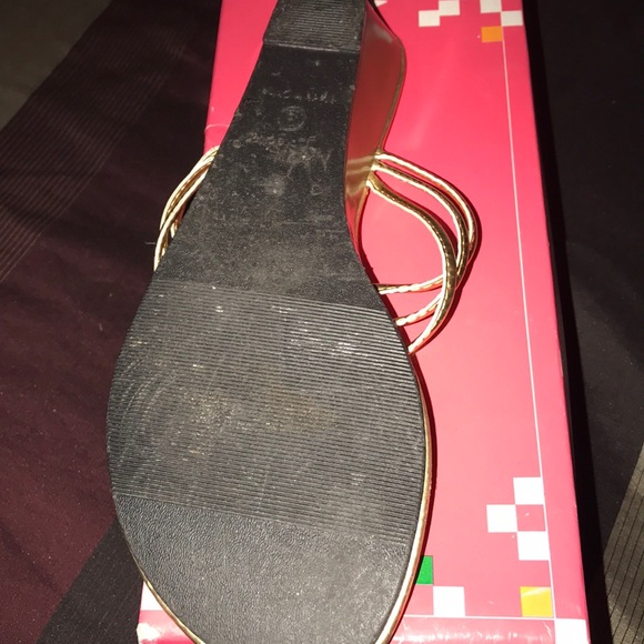 Sandal - Picture 3 of 3